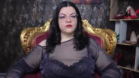 Snapshot of sexylilian chatting on April 19, 2026, 8:24 am Mistress Lilian Lestrange online show from April 19, 2026, 8:24 am