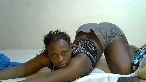 Snapshot of sexylinaa_ chatting on February 15, 2025, 11:17 am Sexylina online show from February 15, 2025, 11:17 am