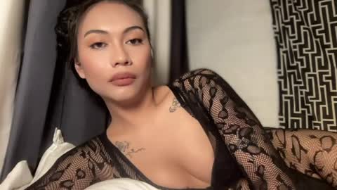 maxine online show from May 17, 2026, 7:21 pm