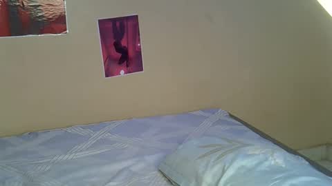 sexylucy33 online show from April 18, 2026, 12:53 pm