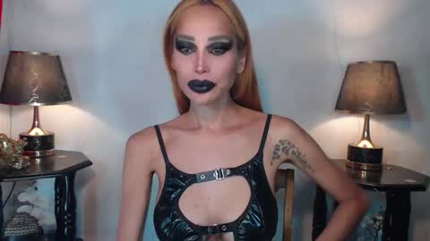 Queen Sofia online show from April 15, 2026, 2:40 am