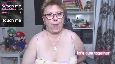 sexylynette4u online show from November 10, 2025, 9:41 am