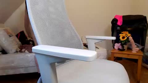 Vincent Vega online show from October 4, 2025, 3:43 pm