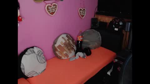 sexymelli18 online show from January 7, 2026, 6:43 pm