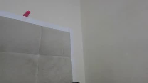 Miss mia online show from November 26, 2025, 6:09 pm