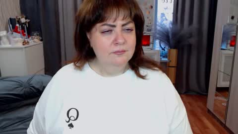Snapshot of sexymilfsquirter chatting on July 14, 2026, 1:52 am Victoria online show from July 14, 2026, 1:52 am
