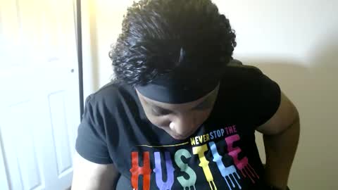 SexyMona online show from April 21, 2026, 8:09 am