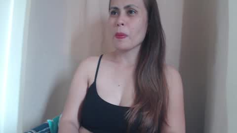 sexymye online show from April 23, 2026, 4:24 am