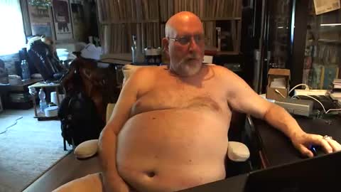 Snapshot of sexyolbear chatting on May 25, 2026, 7:36 am Grizz Lee Bear online show from May 25, 2026, 7:36 am