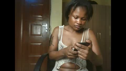 queenivy online show from October 26, 2025, 10:32 am