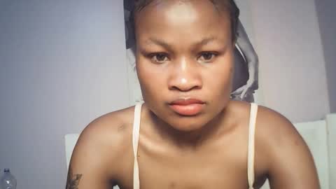 queenivy online show from December 23, 2025, 10:02 am