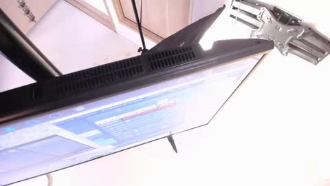    online show from December 12, 2024, 4:21 pm