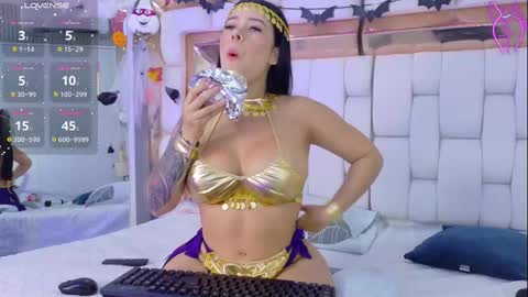 Kendall online show from October 31, 2025, 12:50 pm