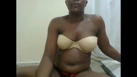 PAULINE online show from December 2, 2025, 9:43 pm