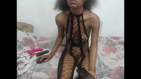 sexyslimmelanin online show from November 23, 2025, 1:33 pm