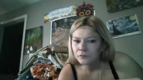 Snapshot of sexysquirtingfairy chatting on October 11, 2025, 9:35 pm sexysquirtingfairy online show from October 11, 2025, 9:35 pm