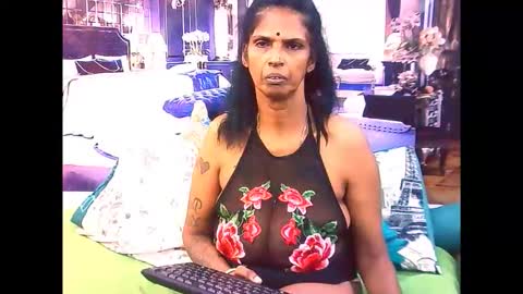 sexyva4u2luv online show from October 30, 2025, 7:36 pm