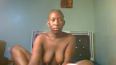 VIVIAN online show from September 21, 2025, 5:42 am