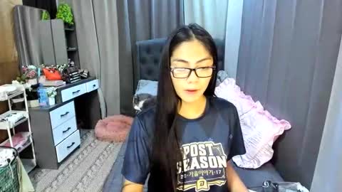 Xenaaa online show from December 20, 2025, 7:32 pm