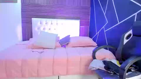 Liz online show from March 12, 2026, 8:37 pm