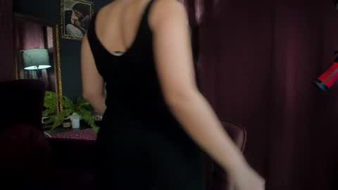 Snapshot of shadowlotus_ chatting on October 13, 2025, 8:53 pm Lily  online show from October 13, 2025, 8:53 pm