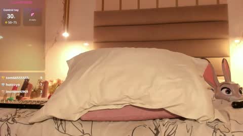 shaidy_scott online show from December 18, 2025, 7:47 am