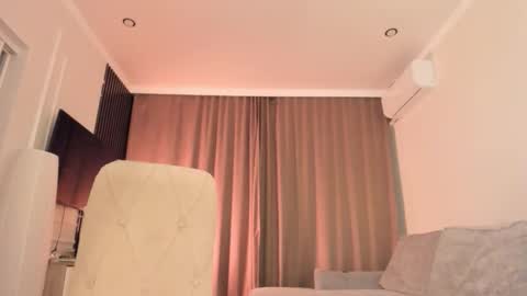 Yanmei online show from December 15, 2025, 1:59 pm