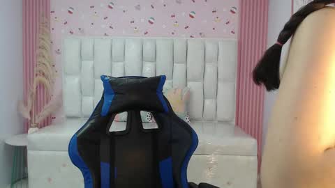 Shalon  online show from September 22, 2025, 1:13 pm