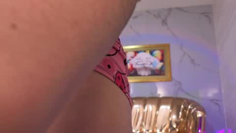 Snapshot of shalon_diaz_sub chatting on May 9, 2026, 8:25 pm Shalon online show from May 9, 2026, 8:25 pm