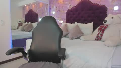 Snapshot of shamara_thomson chatting on May 4, 2026, 5:42 pm Shamara Thomson online show from May 4, 2026, 5:42 pm