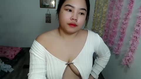 Snapshot of shamcysupsup chatting on February 3, 2025, 7:21 pm Shamcy online show from February 3, 2025, 7:21 pm