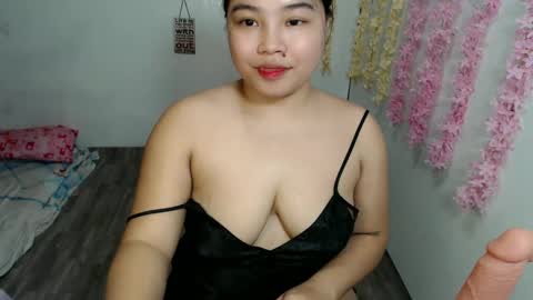 Snapshot of shamcysupsup chatting on February 5, 2025, 1:44 pm Shamcy online show from February 5, 2025, 1:44 pm