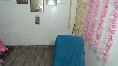 Snapshot of shamcysupsup chatting on February 10, 2025, 2:30 am Shamcy online show from February 10, 2025, 2:30 am