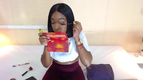 Catalina online show from December 19, 2024, 8:44 pm