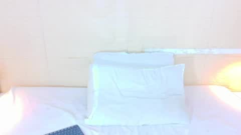 Catalina online show from April 15, 2026, 7:58 pm