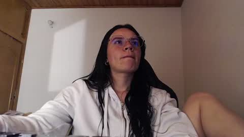 Snapshot of shanel_lozano chatting on June 14, 2026, 1:14 am shanel_lozano online show from June 14, 2026, 1:14 am