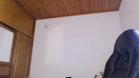 shanel_lozano online show from June 17, 2026, 7:37 pm