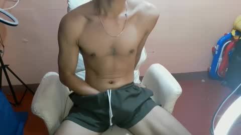 Snapshot of shanelo chatting on February 14, 2025, 4:09 pm Dylan online show from February 14, 2025, 4:09 pm