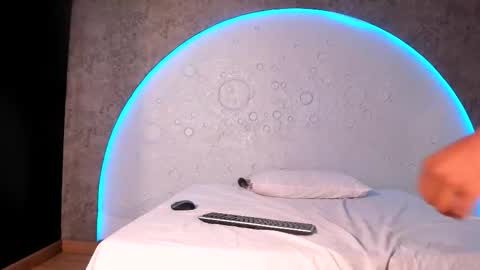 Shanel online show from February 8, 2026, 12:08 pm