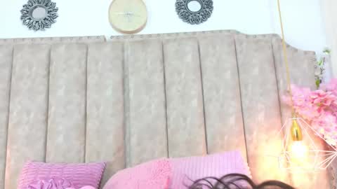 Shanel online show from September 9, 2025, 1:32 pm