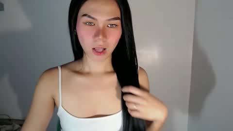 shanica_lee972385 online show from April 22, 2026, 3:31 am