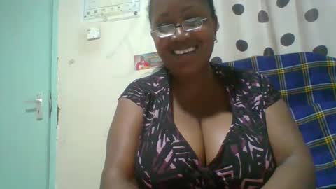 Snapshot of shanice_joy chatting on November 21, 2025, 6:28 pm Joy online show from November 21, 2025, 6:28 pm