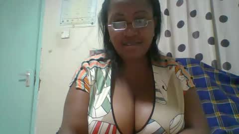 Snapshot of shanice_joy chatting on November 23, 2025, 5:46 pm Joy online show from November 23, 2025, 5:46 pm