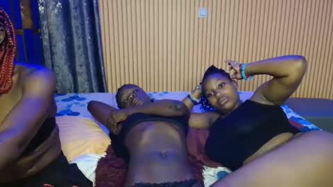 Shaniz online show from November 10, 2025, 5:56 pm