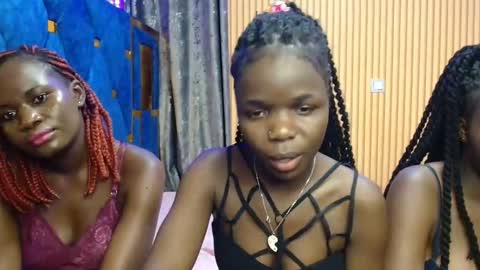 Shaniz online show from November 23, 2025, 4:40 pm