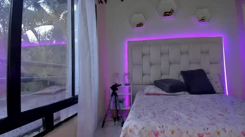 Shana online show from February 4, 2025, 1:06 pm