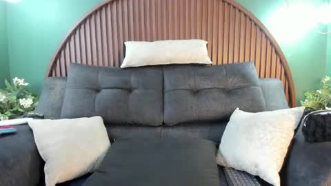 shannel__queen online show from April 18, 2026, 9:26 pm