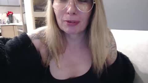 Shannon07 online show from December 31, 2024, 1:15 am