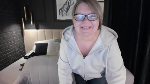 Snapshot of shannonshine chatting on May 30, 2026, 7:05 am Shannon online show from May 30, 2026, 7:05 am