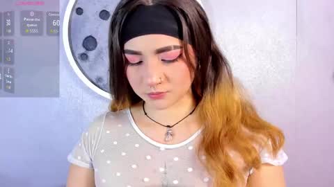 Shanntal  online show from December 2, 2025, 7:53 pm